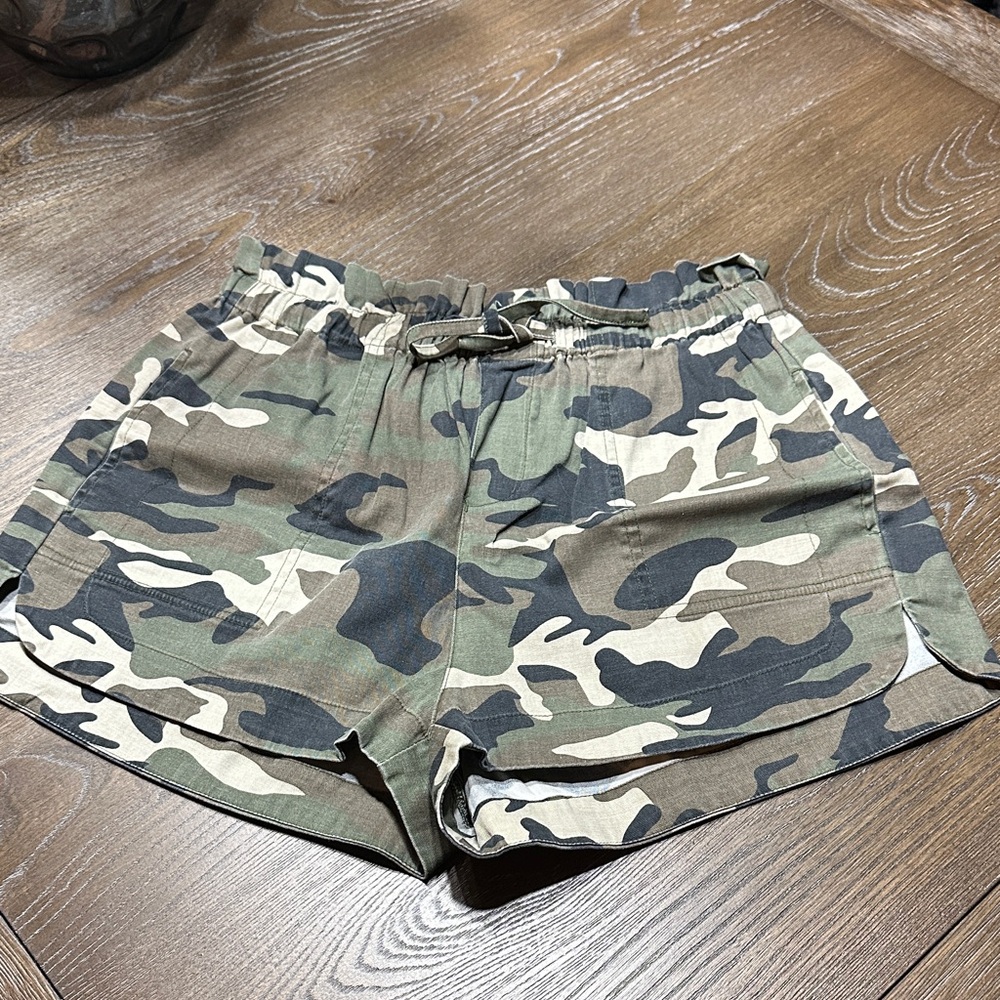 Sweet Lovely Camo Print Drawstring Shorts